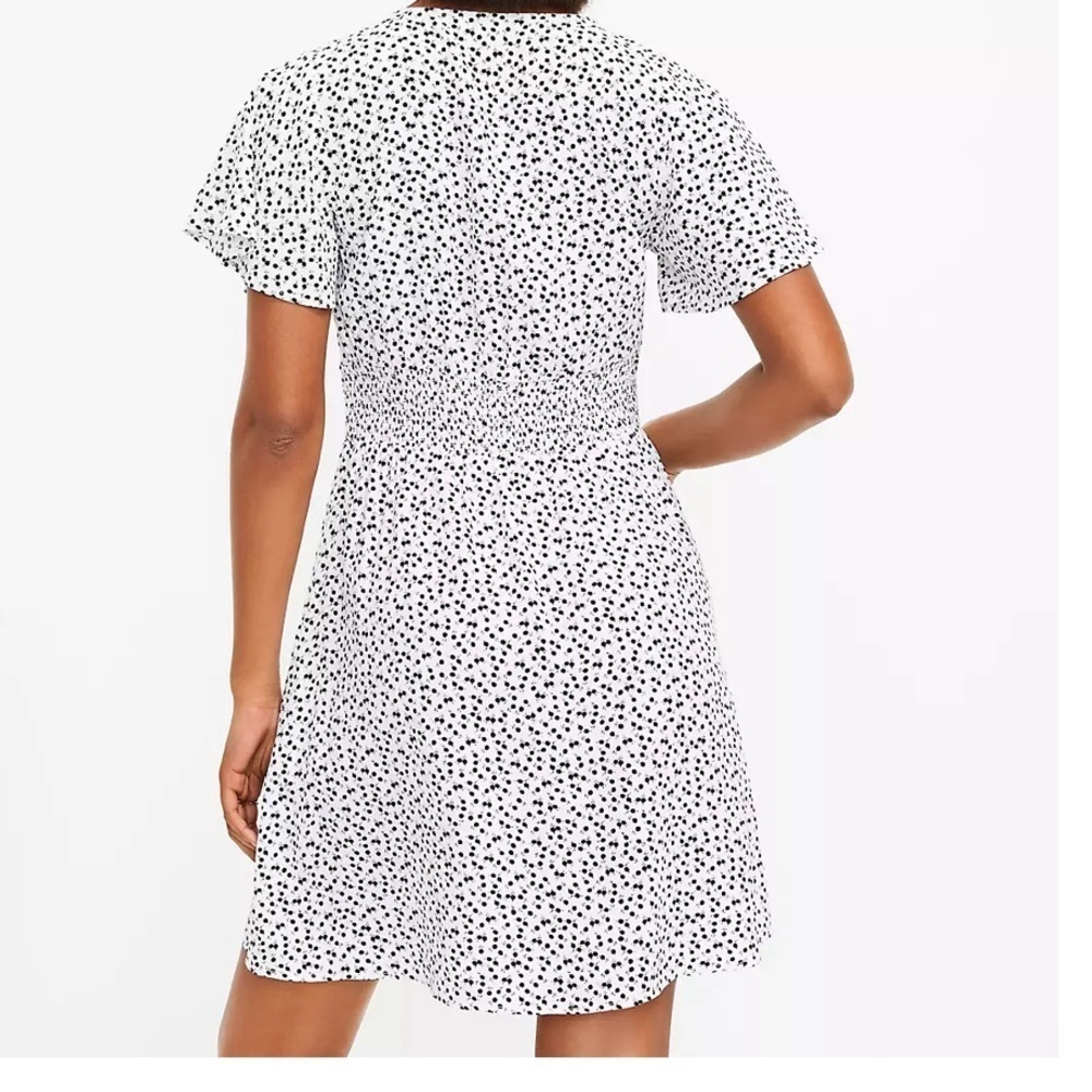 LOFT floral flutter V neck pocket dress- size 10 - Picture 4 of 8